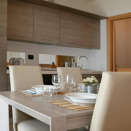 Apartment Gli Ulivi 4 In Tremezzina Lake Como Shared Pool * トレメッツォ