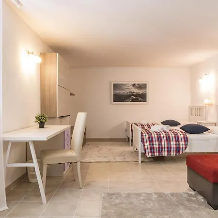 شقة Apartment Gli Ulivi 4 In Tremezzina تريميتْسّو