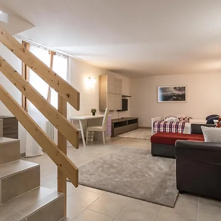 Apartment Gli Ulivi 4 In Tremezzina شقة